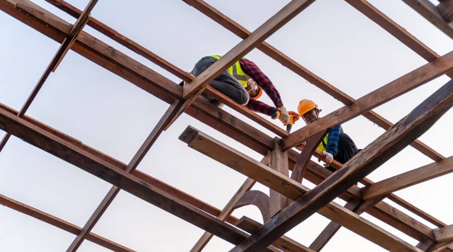 Professional gutter cleaning services in Oskaloosa, KS